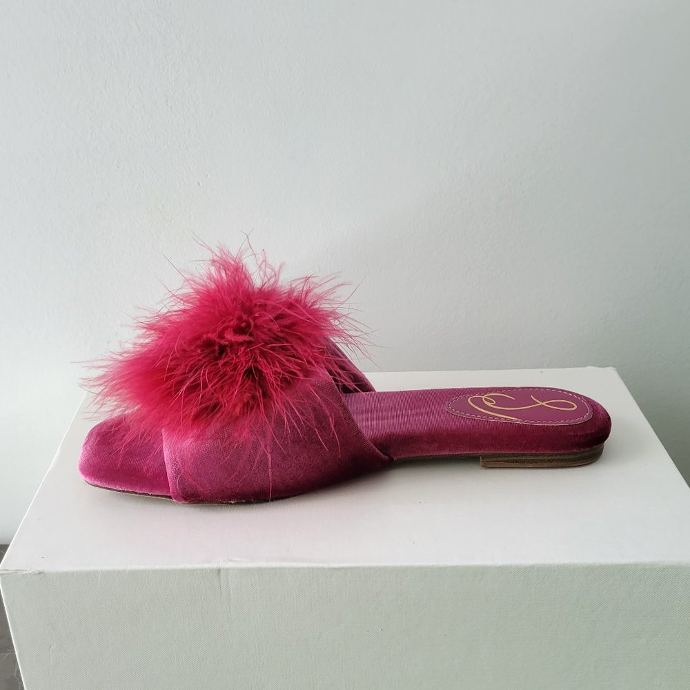 (SOLD) $89 *NEW* SAM EDELMAN Feather Slipper - Picture 2 of 11